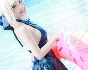 Kitkat Cosplay照片里的连体衣，不知道你们是不是也在默默想…
